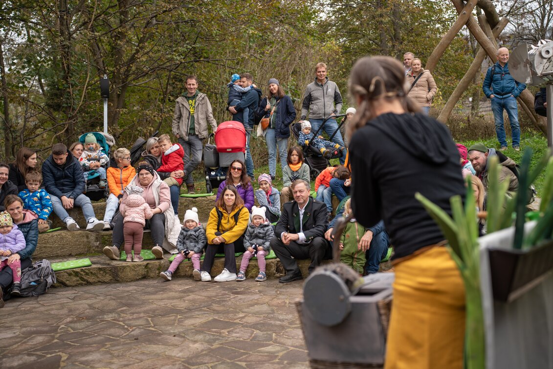 Das Kuddel-Muddel-Theater zog das junge Publikum in seinen Bann | © Frutura