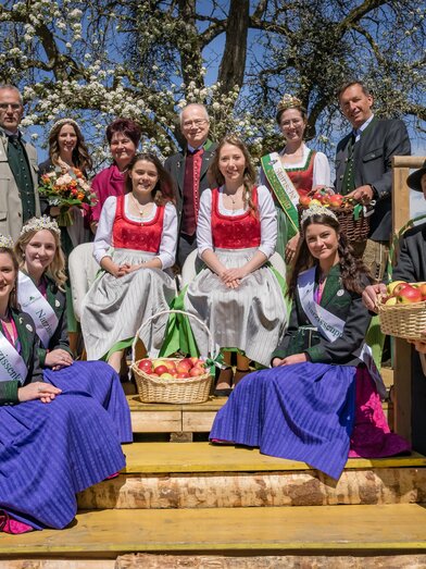 Apfelhoheiten beim Apfelblütenfest in der Oststeiermark | © TV Oststeiermark | Viktor Fertsak