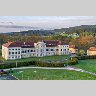 Schloss Schielleiten in der Oststeiermark aus der Vogelperspektive | ©  Oststeiermark Tourismus | Viktor Fertsak