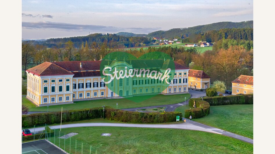 Schloss Schielleiten in der Oststeiermark aus der Vogelperspektive | ©  Oststeiermark Tourismus | Viktor Fertsak