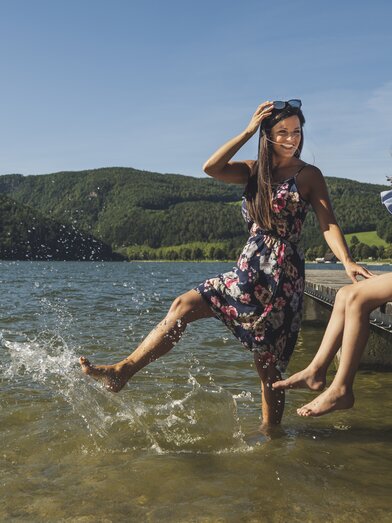Familie am Steg beim Stubenbergsee in der Oststeiermark | ©  Oststeiermark Tourismus | Bernhard Bergmann
