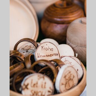 Kunsthandwerk beim Adventmarkt | studio draussen | © Oststeiermark Tourismus, cmvisuals