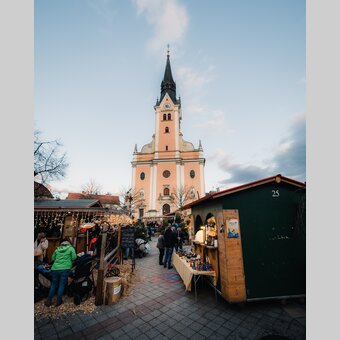 Adventmarkt in der Stadt Gleisdorf | studio draussen | © Oststeiermark Tourismus, cmvisuals