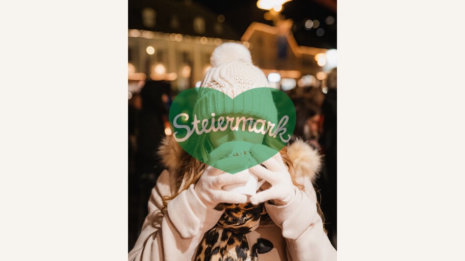 Heißgetränk genießen beim Hartberger Weihnachtszauber | © Oststeiermark Tourismus | studio draussen