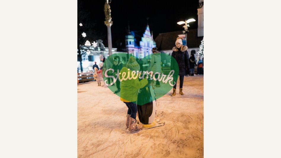 Eislaufen am Hartberger Hauptplatz | © Oststeiermark Tourismus | studio draussen