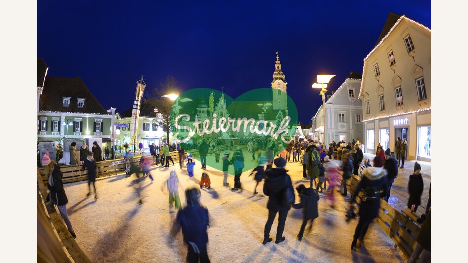 Eislaufen am Hartberger Hauptplatz in der Oststeiermark | © Oststeiermark Tourismus | Bernhard Bergmann