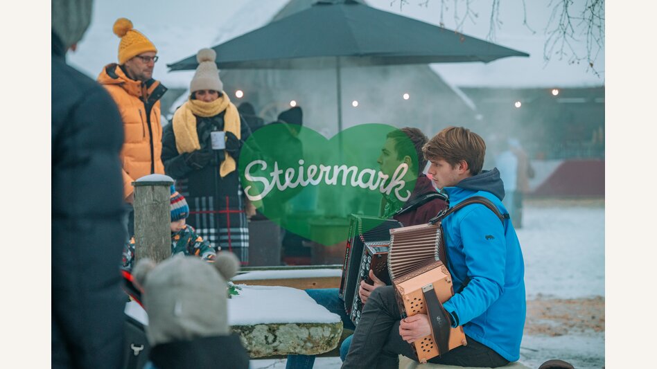 Traditionelle Musik beim Adventmarkt in Vorau in der Oststeiermark | © Oststeiermark Tourismus | Rene Strasser