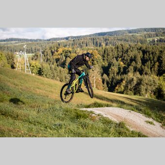 Action am Bike im Trail Land Miesenbach  | ©  Oststeiermark Tourismus | Klaus Ranger