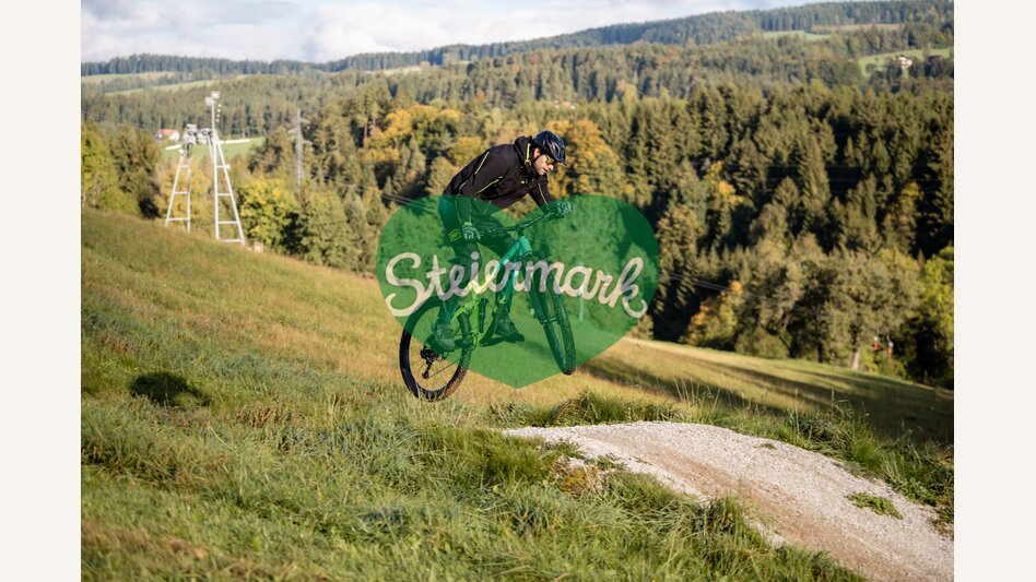 Action am Bike im Trail Land Miesenbach  | ©  Oststeiermark Tourismus | Klaus Ranger