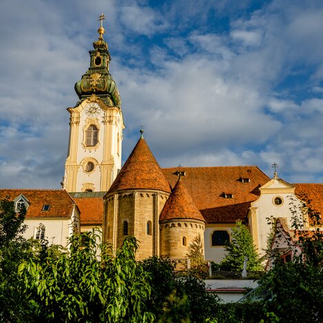 Parish church and Karner tower in Hartberg in summer | © TV Oststeiermark | Wolfgang Spekner