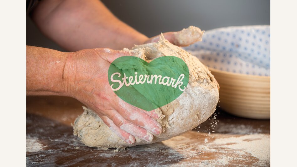 Brotbacken im Naturpark Pöllauer Tal in der Oststeiermark | ©  Oststeiermark Tourismus | Retter GmbH