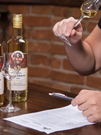 Hödl Hof fine brandies in Apfelland Stubenbergsee | © Hödl Hof