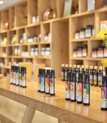 Tasting table at the Fandler oil mill | © Ölmühle Fandler | Markus Lang-Bichl