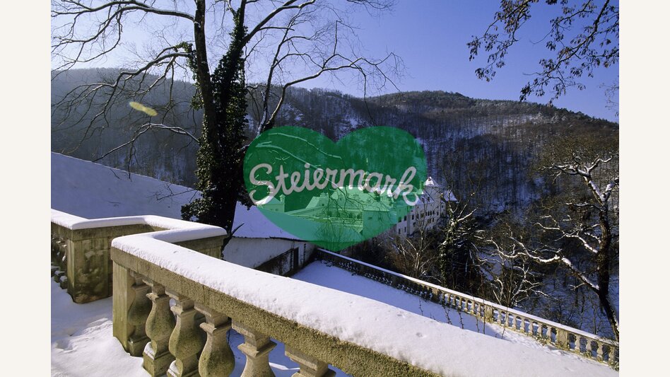 Schloss Herberstein von oben im Winter | © Oststeiermark Tourismus | Bernhard Bergmann