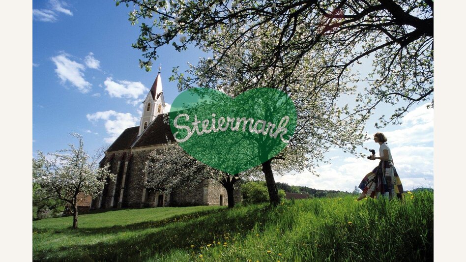 Kirche St. Stefan im blühenden Frühling | ©  Oststeiermark Tourismus | Bernhard Bergmann