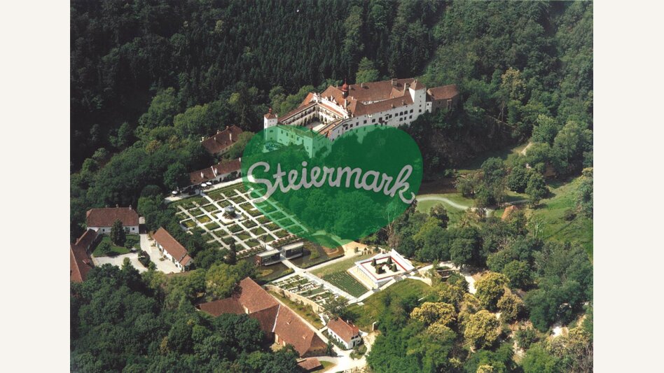 Gartenschloss Herberstein von Oben in der Oststeiermark | ©  Oststeiermark Tourismus | Bernhard Bergmann