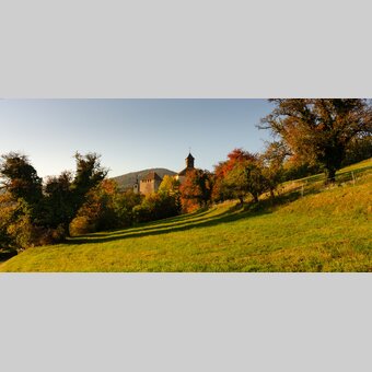 Burg Neuberg in herbstlicher Landschaft | © Oststeiermark Tourismus | Bernhard Bergmann