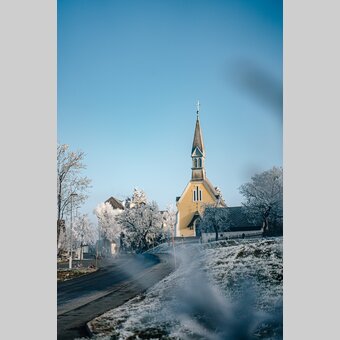 Pinggauer Kirche im Winter in der Kräuterregion Wechselland | ©  Oststeiermark Tourismus | Florian Luckerbauer