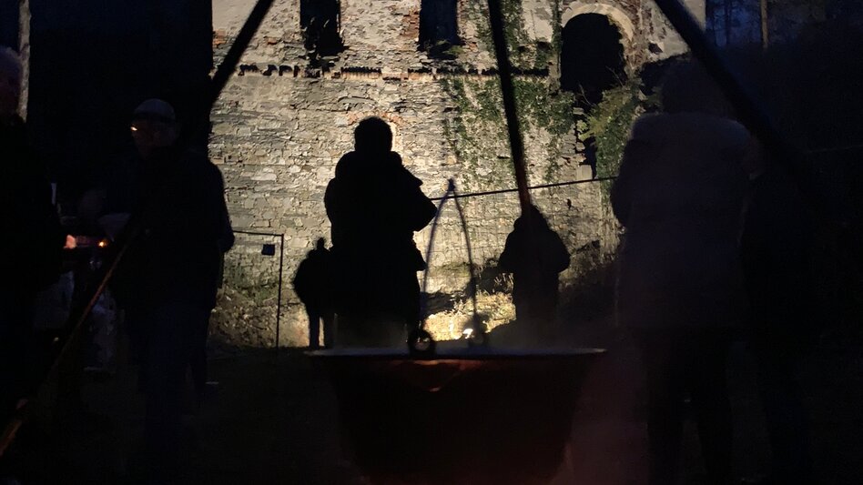 Ruine Waxenegg bei der Abakuspräsentation 2023  | © Oststeiermark Tourismus | Erich Brandl