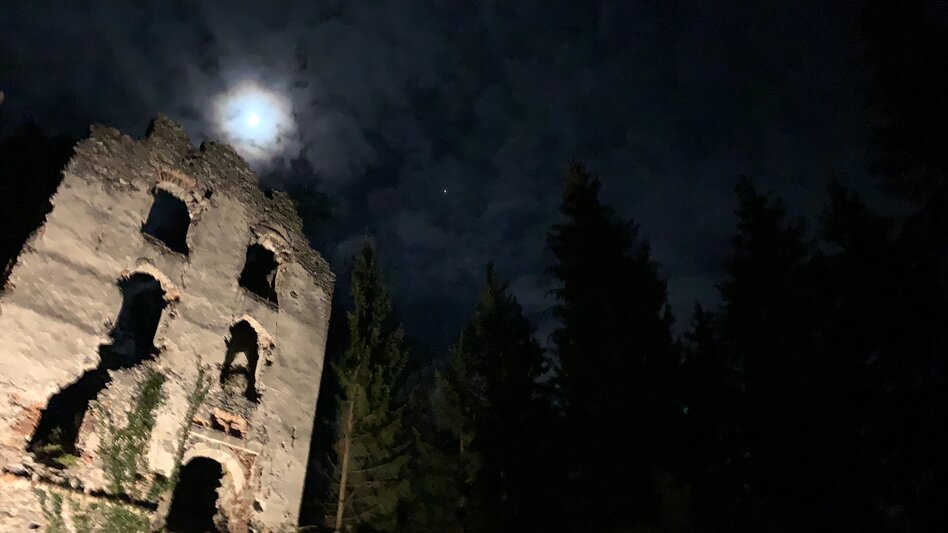 Ruine Waxenegg bei der Abakuspräsentation 2023  | ©  Oststeiermark Tourismus | Erich Brandl