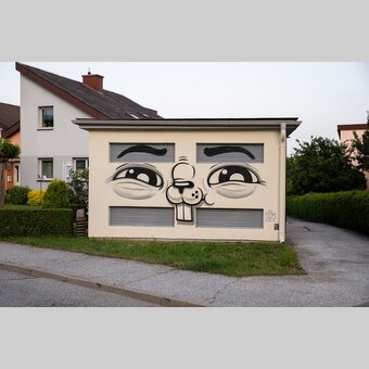 Spraykunstwerk von Rabbit Eye Movement in der Baumschulgasse 16 in Hartberg | ©  Oststeiermark Tourismus | Rabbit Eye Movement