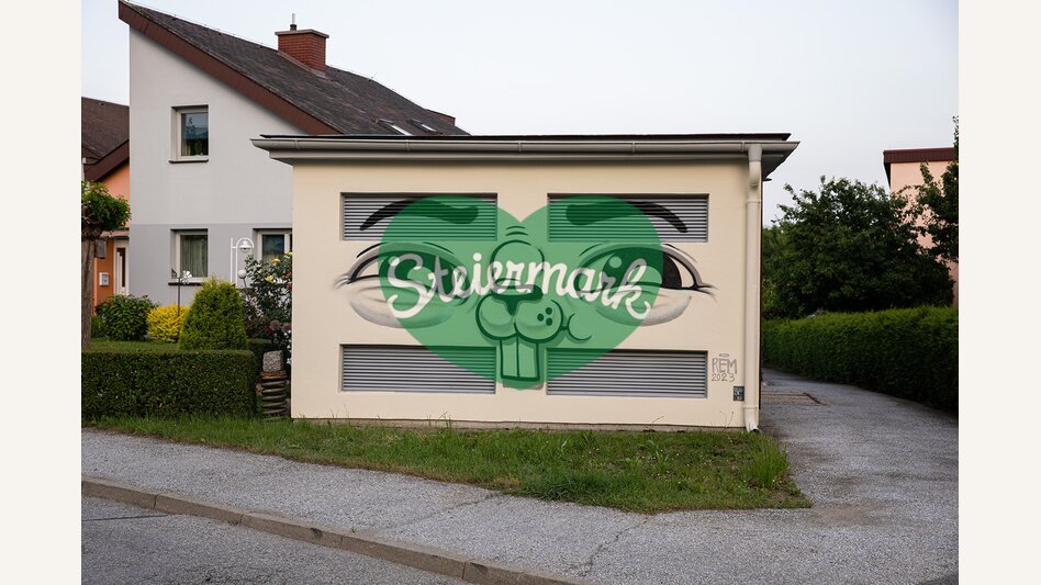Spraykunstwerk von Rabbit Eye Movement in der Baumschulgasse 16 in Hartberg | ©  Oststeiermark Tourismus | Rabbit Eye Movement
