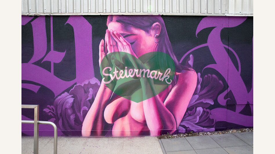 Spraykunstwerk von Yanoe und Zoueh bei der Tennishalle in Hartberg | ©  Oststeiermark Tourismus | Rabbit Eye Movement