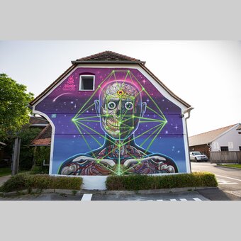 Spraykunstwerk von Nychos in der Josef-Hallamayr-Straße 36 in Hartberg | © Oststeiermark Tourismus | Rabbit Eye Movement