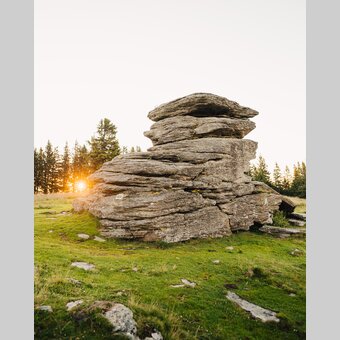 Sonnenaufgang am Teufelstein | studio draussen | © Oststeiermark Tourismus, cmvisuals