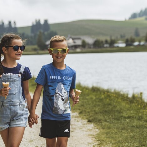 Kinder beim Eis essen am Teichalmsee | © TV Oststeiermark | Rene Strasser | © Oststeiermark Tourismus, Rene Strasser