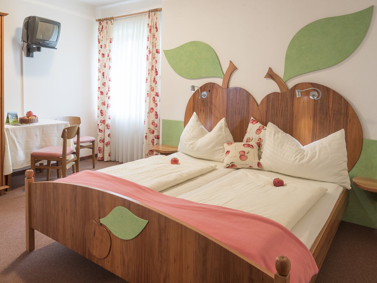 Apple room at the Meißl Inn in Puch bei Weiz | © Oststeiermark | Bernhard Bergmann