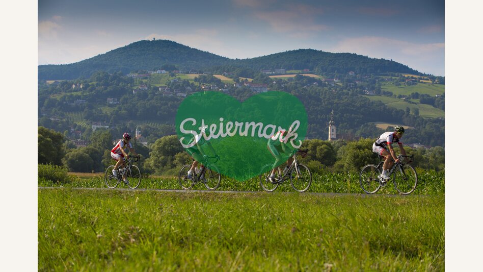 Rennradfahrer in Hartberg in der Oststeiermark | ©  Oststeiermark Tourismus | Bernhard Bergmann