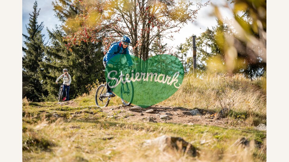 Radfahren am Masenberg im Herbst | © Oststeiermark Tourismus | Klaus Ranger
