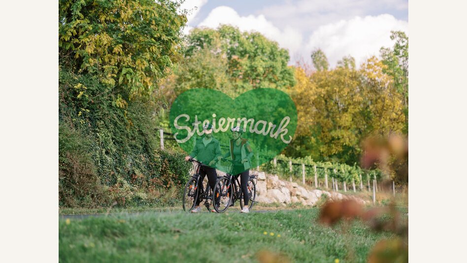 Pärchen beim Radfahren in St. Ruprecht an der Raab | © Oststeiermark Tourismus | die mosbachers