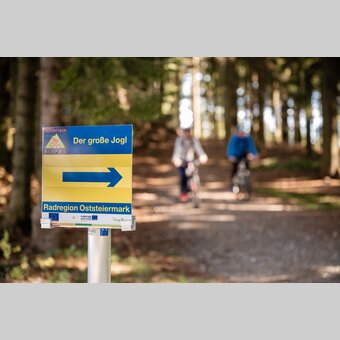 Beschilderung der Radtour "Der große Jogl" in der Oststeiermark | ©  Oststeiermark Tourismus | Klaus Ranger