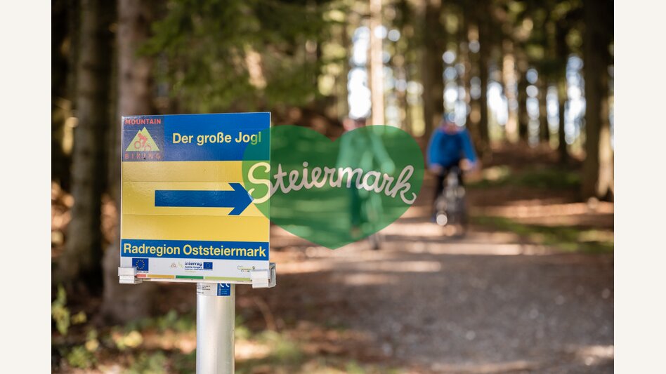 Beschilderung der Radtour "Der große Jogl" in der Oststeiermark | ©  Oststeiermark Tourismus | Klaus Ranger