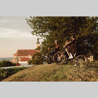 Radfahrgruppe am Pöllauberg | © Oststeiermark Tourismus | HARTJE KG