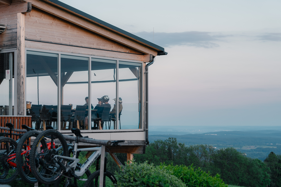 Break with a view on the Styrian Wexl Trails | © Wexl Trails | Roastmedia