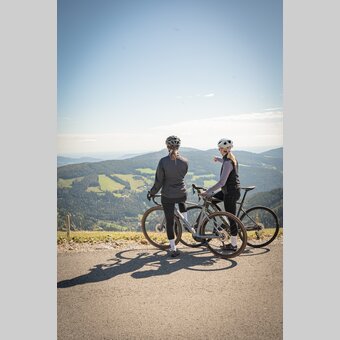 Aussicht bei der Rennradtour auf die Oststeiermark | © Oststeiermark Tourismus | Jaden Gynes