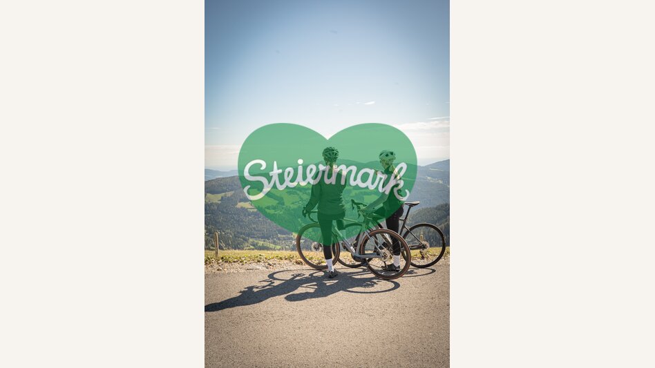 Aussicht bei der Rennradtour auf die Oststeiermark | © Oststeiermark Tourismus | Jaden Gynes