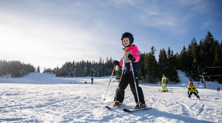 Child skiing in the snow country Wenigzell in Eastern Styria | © TV Oststeiermark | Klaus Ranger
