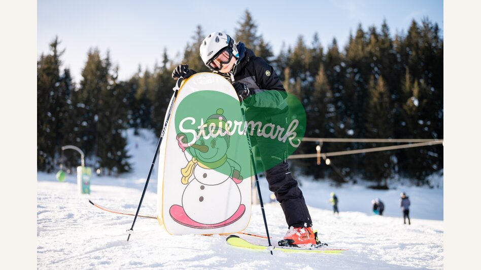 Junger Skifahrer im verschneiten Joglland  | ©  Oststeiermark Tourismus | Joglland-Waldheimat, Klaus Ranger