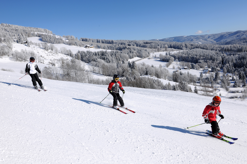 Skiing at the Hauereck in the Joglland forest home in eastern Styria | © TV Oststeiermark | Gery Wolf