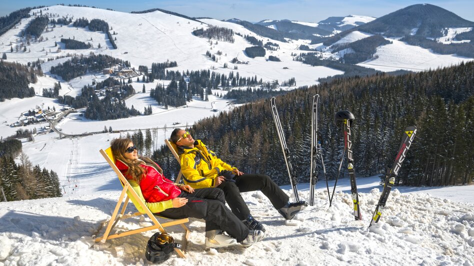 Skiing at the Teichalm lifts in the Almenland Nature Park in Eastern Styria | Bernhard Bergmann | © Oststeiermark Tourismus, Bernhard Bergmann