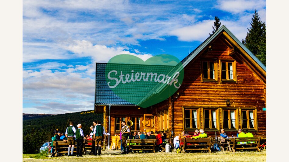 Sommer auf der Glatzl Trahütten Alm in der Oststeiermark | © Oststeiermark Tourismus