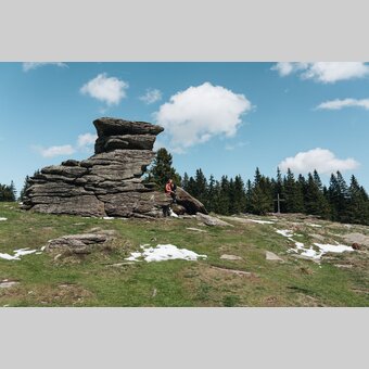 Rast beim Teufelstein in Fischbach | ©  Oststeiermark Tourismus | Line Sulzbacher