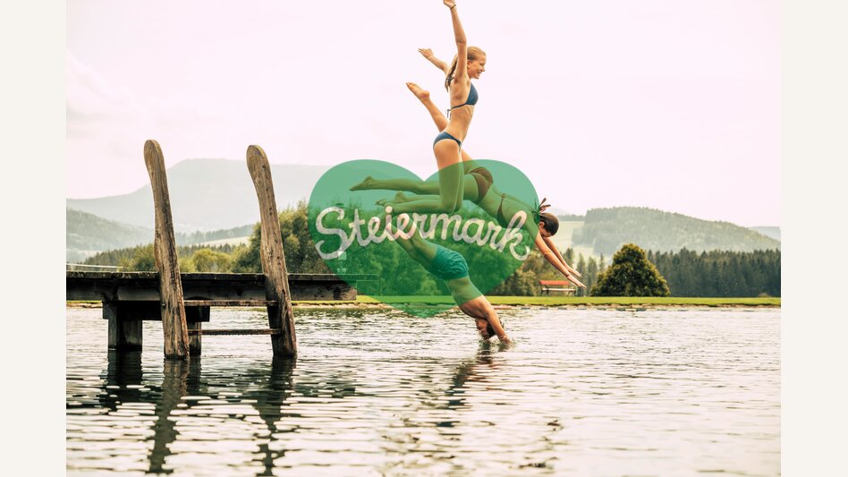 Sprung ins Wasser beim Passailer Freizeitsee in der Oststeiermark | © Oststeiermark Tourismus | Bernhard Bergmann