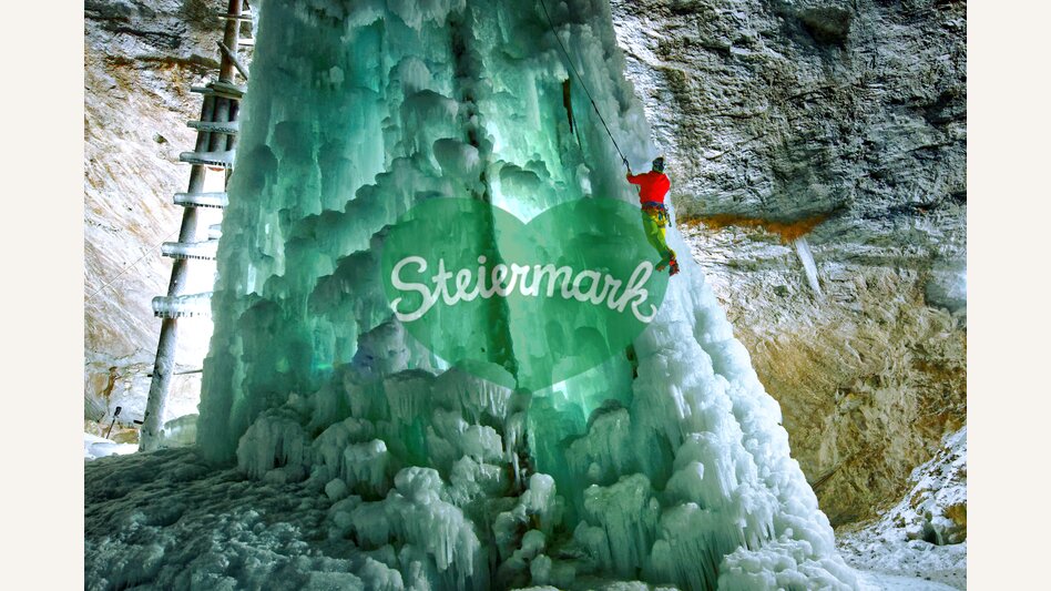Eisklettern im Naturpark Almenland in der Oststeiermark | © Oststeiermark Tourismus | Heinz Toperczer