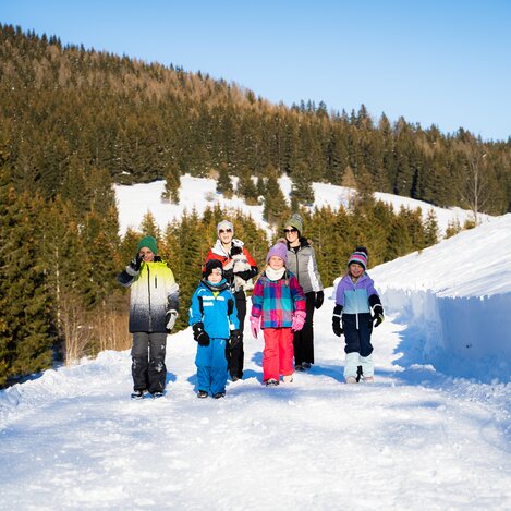 Winterwandern mit Kindern im Naturpark Almenland in der Oststeiermark | © TV Oststeiermark | Fabian Trummer