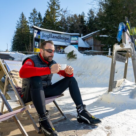 Pause auf der Sonnenterrasse beim Gasthof Orthofer in der Oststeiermark | © TV Oststeiermark | Rene Strasser